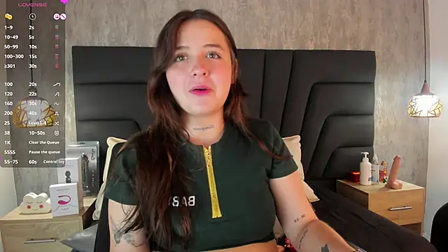 Sabrina Lennox online show from 02/12/25, 10:37