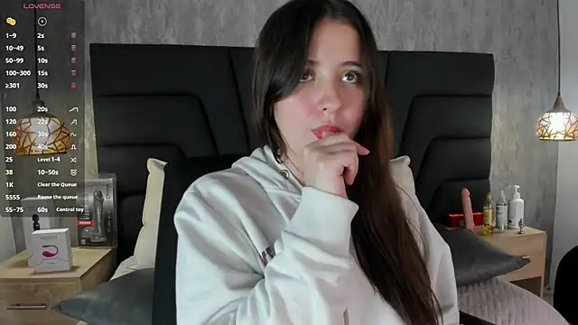 Sabrina Lennox online show from 03/13/25, 01:43