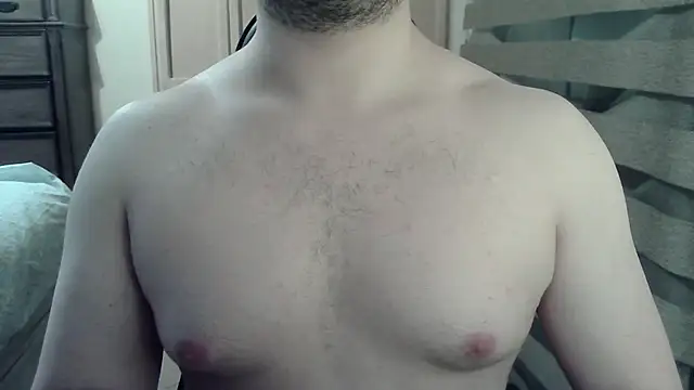 Snapshot of Himbo_fox chatting on 05/17/26, 04:21 Himbo fox online show from 05/17/26, 04:21