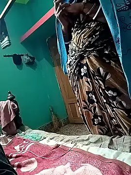 Snapshot of hairipussy2 chatting on 01/11/26, 04:45 hairipussy2 online show from 01/11/26, 04:45