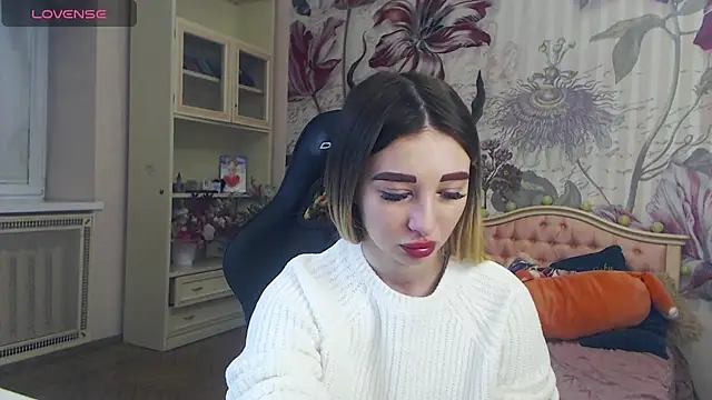Viky Love  online show from 12/15/24, 05:13