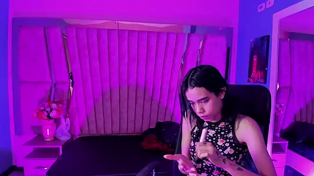 Snapshot of Jasmin_Skinny chatting on 02/19/25, 09:17 Jasmin Skinny online show from 02/19/25, 09:17