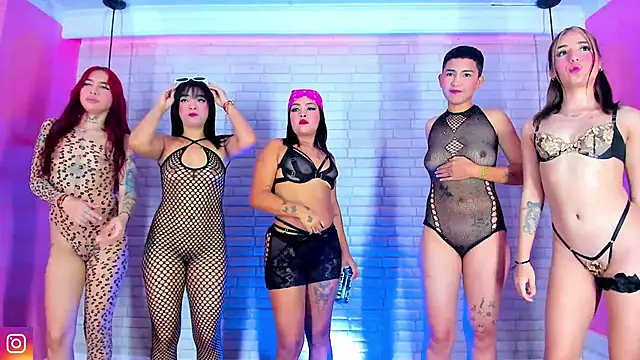 GIRLS DIRTY XTREME online show from 02/04/25, 05:21