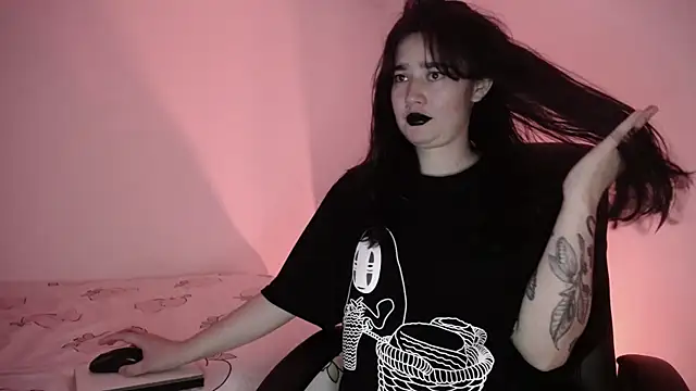 NewAgatha Bolton online show from 04/06/26, 09:27