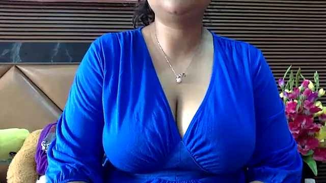 HaaniKaur online show from 09/12/25, 07:08