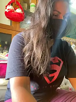 HaaniKaur online show from 04/16/26, 06:36