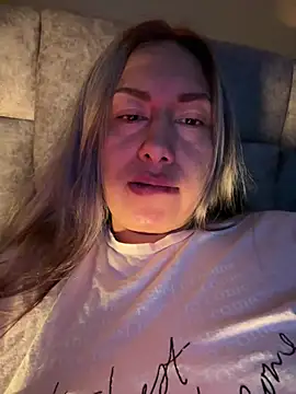 xLadyScarlettx online show from 01/03/25, 04:55