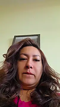 Snapshot of xLadyScarlettx chatting on 05/15/26, 12:01 xLadyScarlettx online show from 05/15/26, 12:01