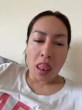 Snapshot of xLadyScarlettx chatting on 06/23/26, 12:47 xLadyScarlettx online show from 06/23/26, 12:47