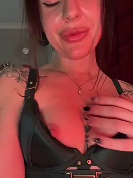 RubyLunaa online show from 03/09/26, 10:47