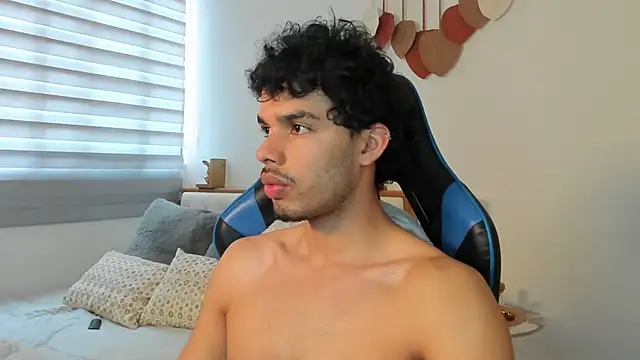 mateoleonee online show from 01/02/25, 08:46