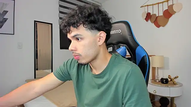 mateoleonee online show from 02/25/25, 12:47