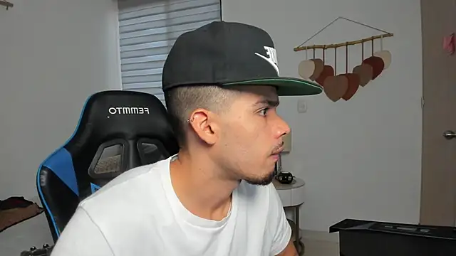 mateoleonee online show from 02/14/26, 07:54