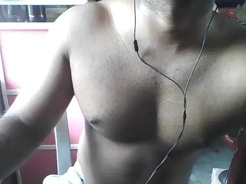Snapshot of hot_to_handel chatting on 05/24/26, 05:34 hot to handel online show from 05/24/26, 05:34