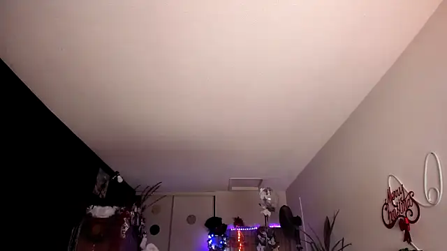 Snapshot of leatherz69 chatting on 12/28/24, 06:18 leatherz69 online show from 12/28/24, 06:18