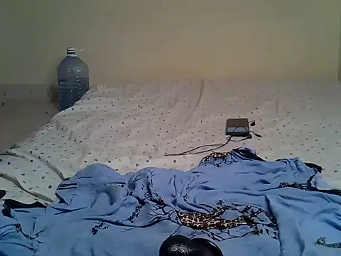 petite bambi online show from 12/12/24, 12:27