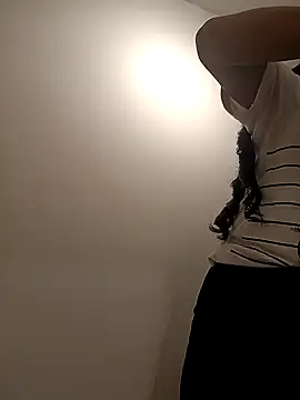 Snapshot of fabiana_rodriguez chatting on 01/09/25, 01:18 fabiana rodriguez online show from 01/09/25, 01:18