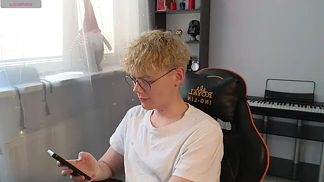 Keytaro online show from 03/14/25, 01:57