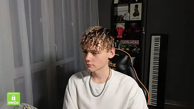 Keytaro online show from 09/18/25, 07:27