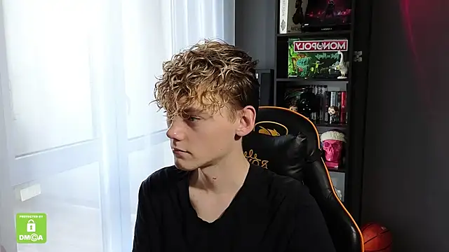 Keytaro online show from 10/12/25, 07:51