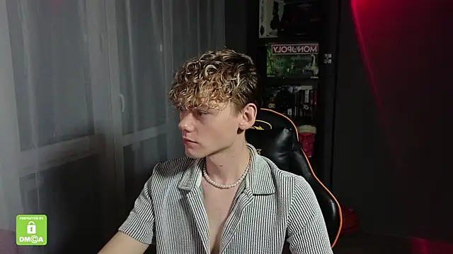 Keytaro online show from 10/15/25, 12:44