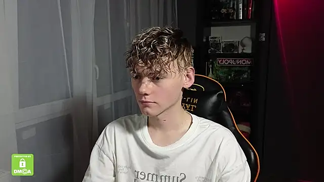 Keytaro online show from 10/26/25, 03:07