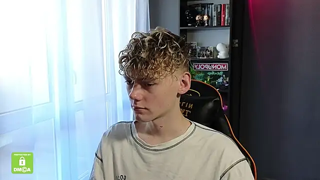 Keytaro online show from 10/29/25, 09:22