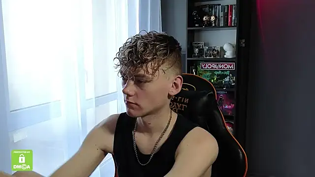 Keytaro online show from 10/30/25, 10:38