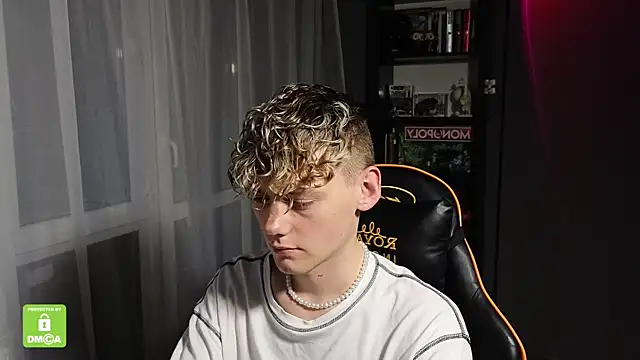 Keytaro online show from 11/11/25, 11:27