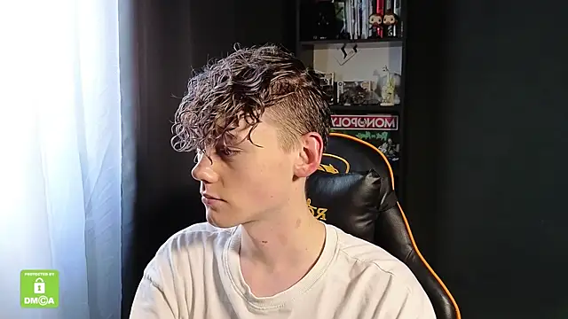 Keytaro online show from 12/14/25, 10:42