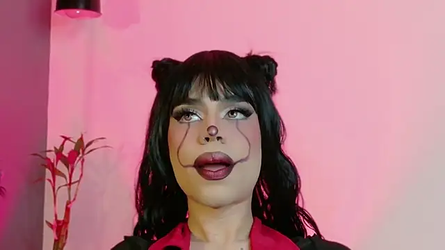 LucyGiraldo online show from 11/01/25, 01:18