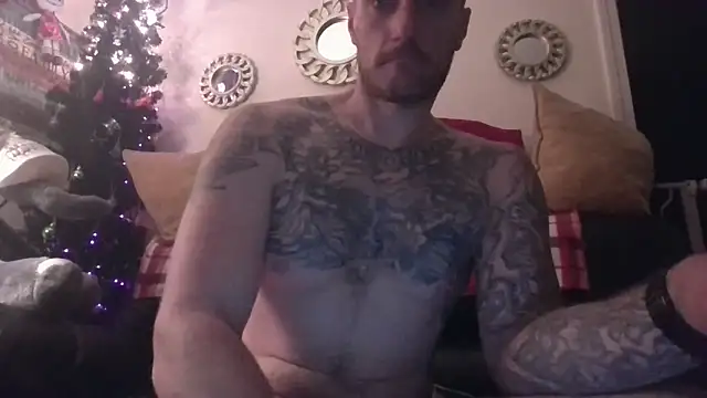 UnCuTupTheBuTT online show from 10/25/25, 04:53