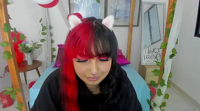 lussyevans24 online show from 02/17/25, 07:37