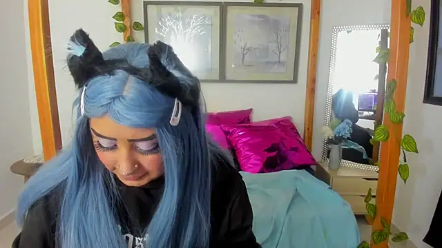 lussyevans24 online show from 03/20/25, 10:54