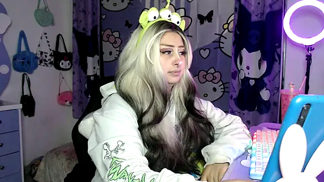 lussyevans24 online show from 11/19/25, 03:50