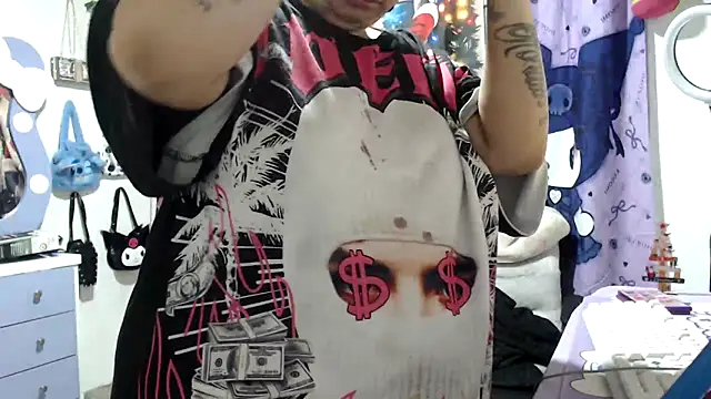 lussyevans24 online show from 12/17/25, 04:51