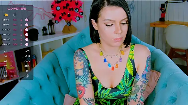 My toys pink online show from 12/12/24, 10:13