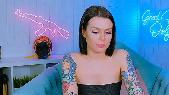 My toys pink online show from 02/19/25, 10:01