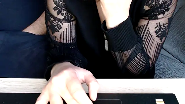 margotgra82 online show from 11/11/25, 03:34