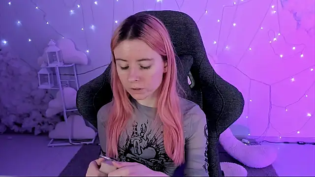 LexiWenford online show from 01/14/25, 02:50