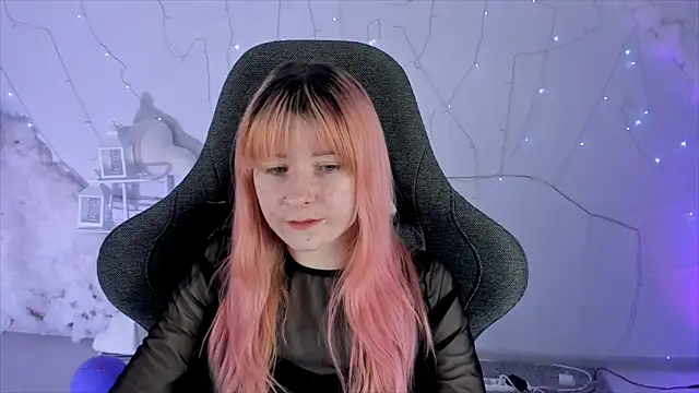 LexiWenford online show from 02/10/25, 09:14