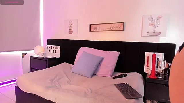 Natasha Kinski online show from 02/03/25, 08:35