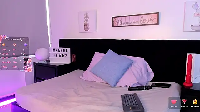 Natasha Kinski online show from 02/26/25, 08:22