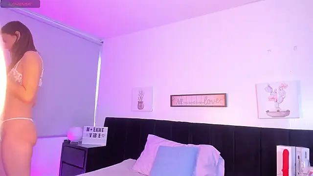 Natasha Kinski online show from 03/03/25, 11:03