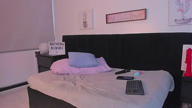 Natasha Kinski online show from 03/05/25, 10:54