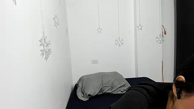 monse 02 online show from 02/15/26, 02:03