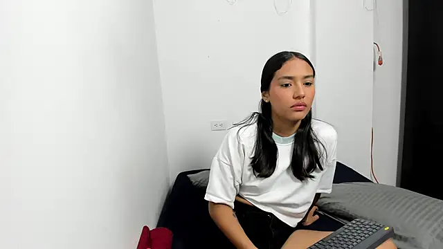 monse 02 online show from 05/30/26, 03:42