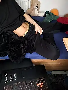 Dennis 2024 online show from 11/20/25, 07:57