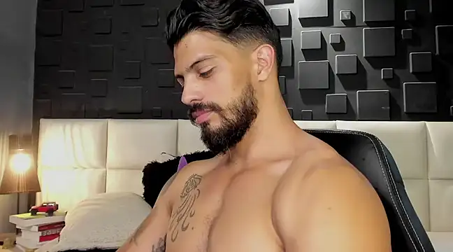 DannSaenz online show from 02/12/25, 02:35