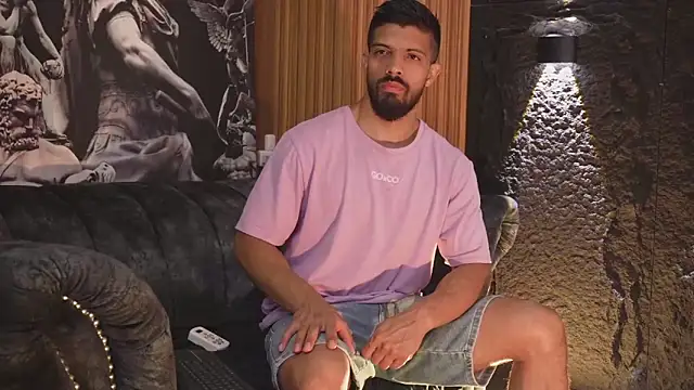 DannSaenz online show from 11/03/25, 02:40